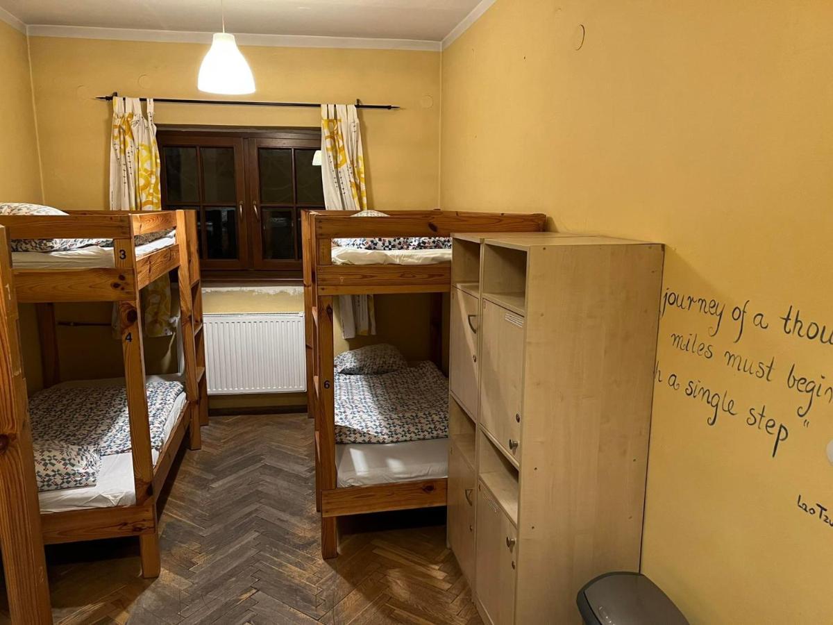 50 People Bis Apartment *