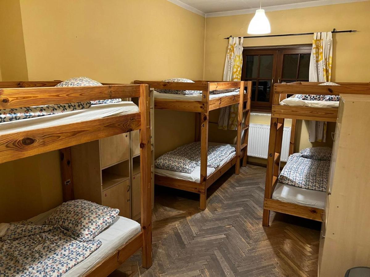 50 People Bis Apartment *