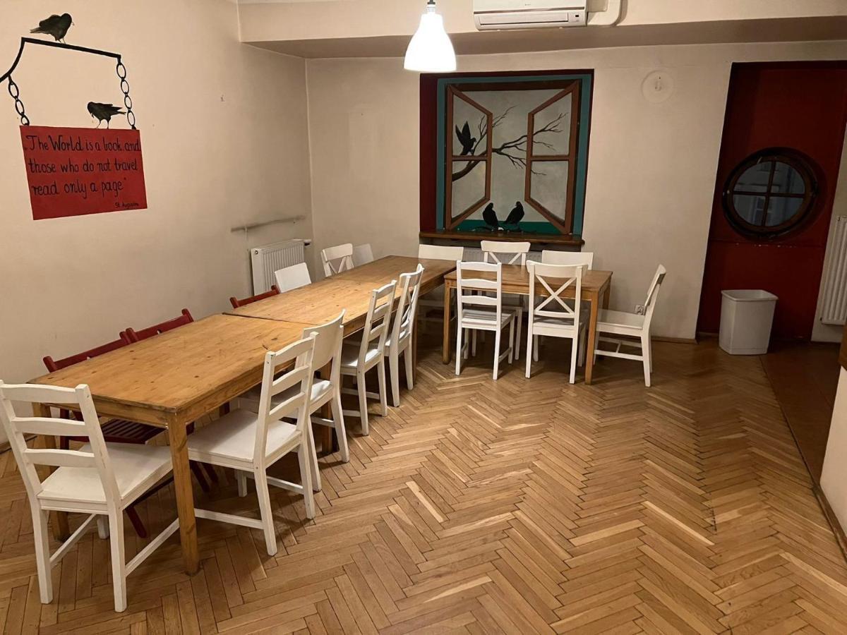 50 People Bis Apartment *
